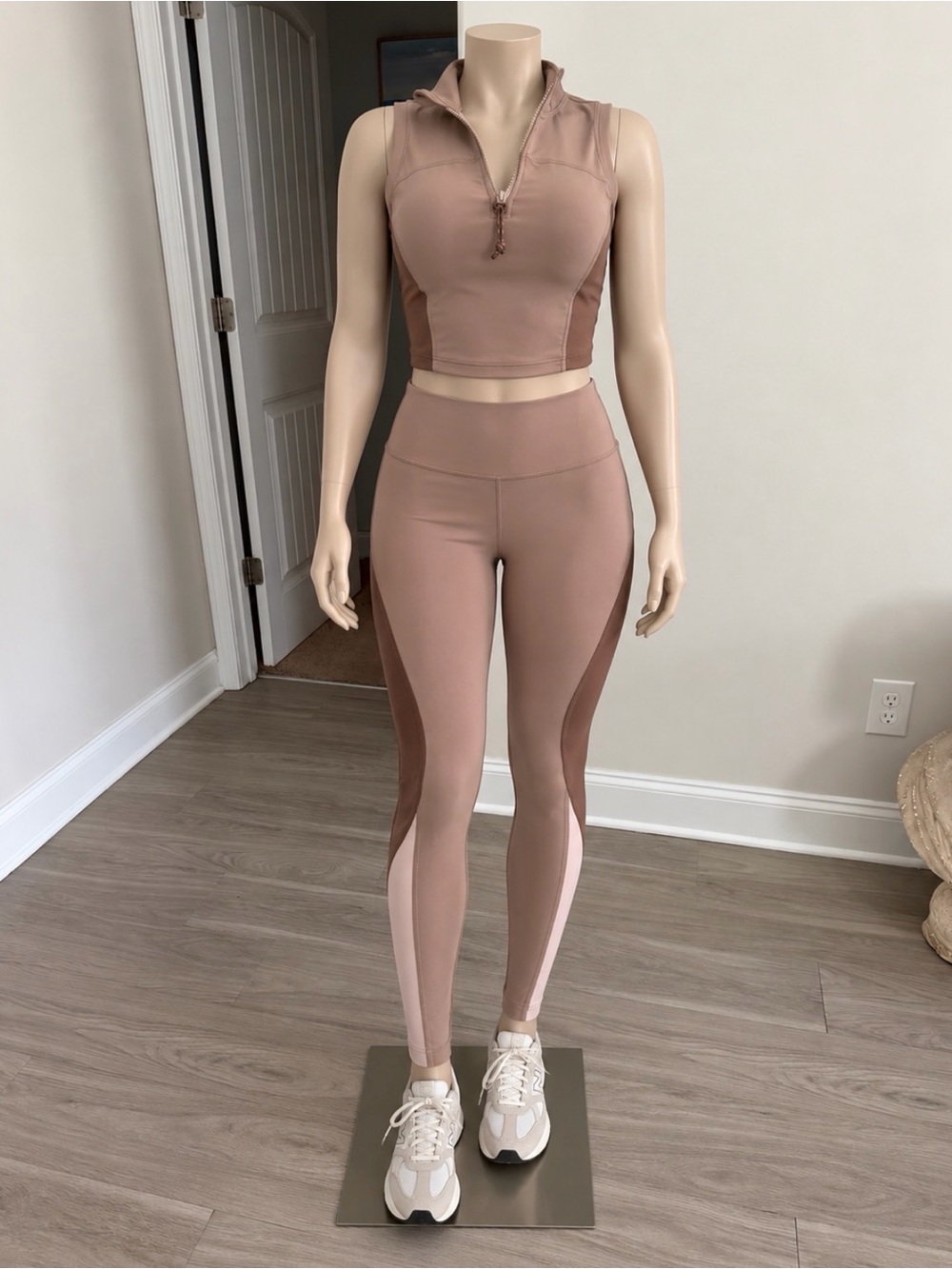 Women's High-Waist Colorblock Leggings & Crop Top Set - Old Navy